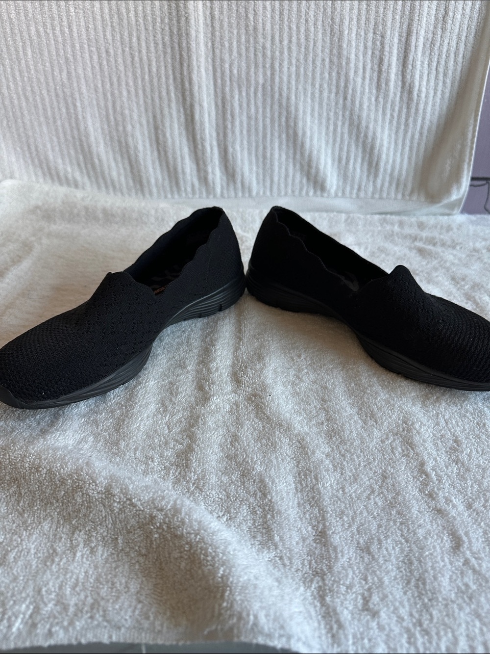 Skechers Black Slip-On Knit Flats sz 10 - Picture 3 of 5